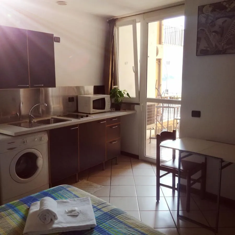 Appartamenti Angelo E Maria Lovere 0*,  Italia